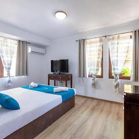 Irb Emona 4 Pensjonat